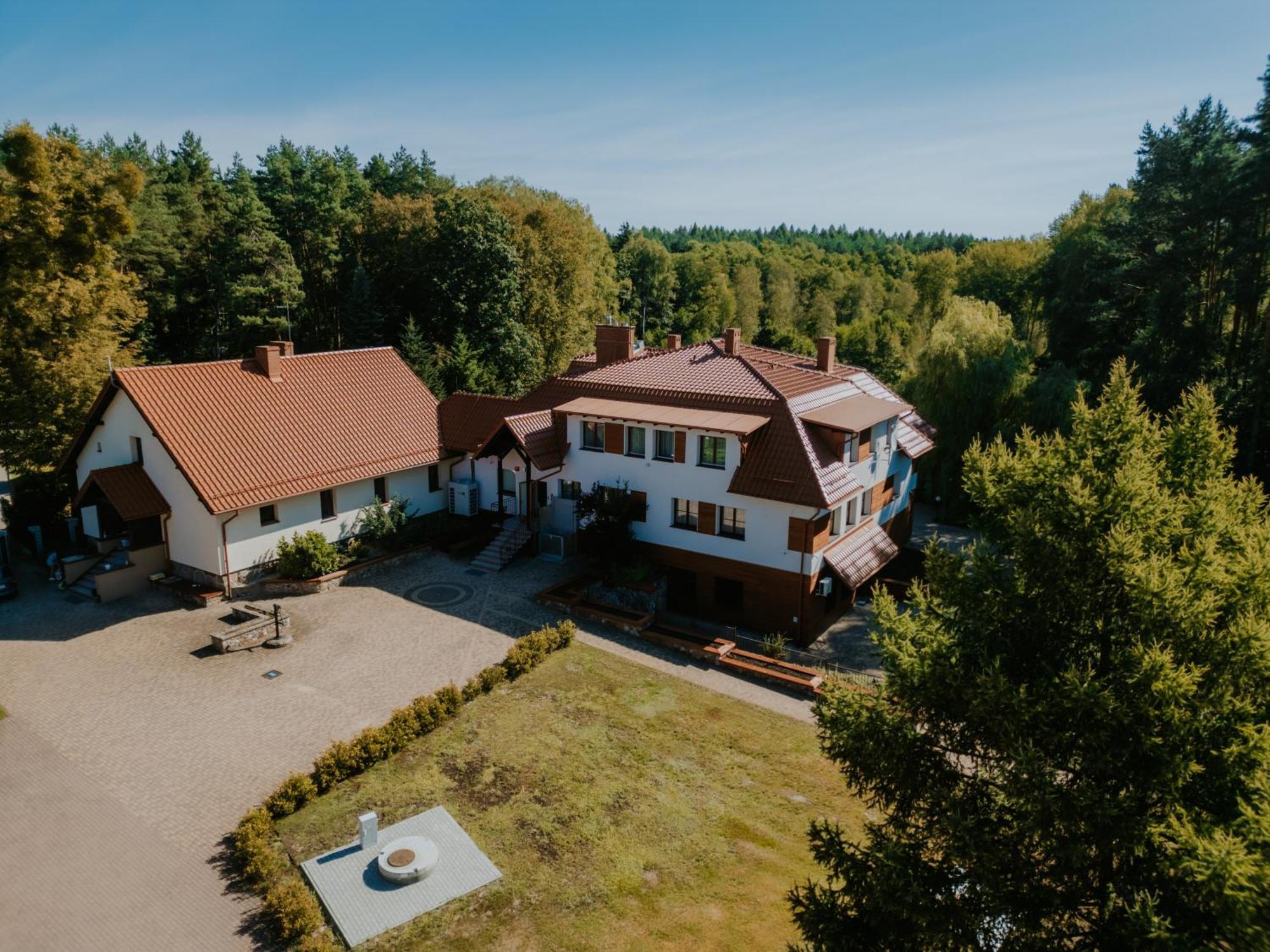 Kwatera W Lesniczowce Czarne Karszanek Exterior foto